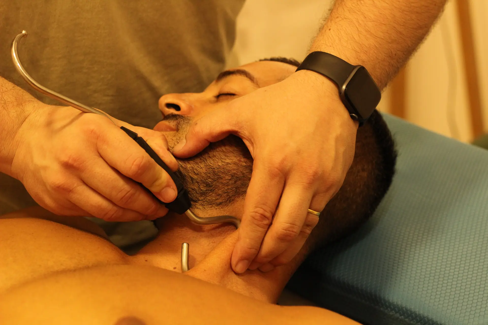 Aplicação de técnica instrumental em cervical